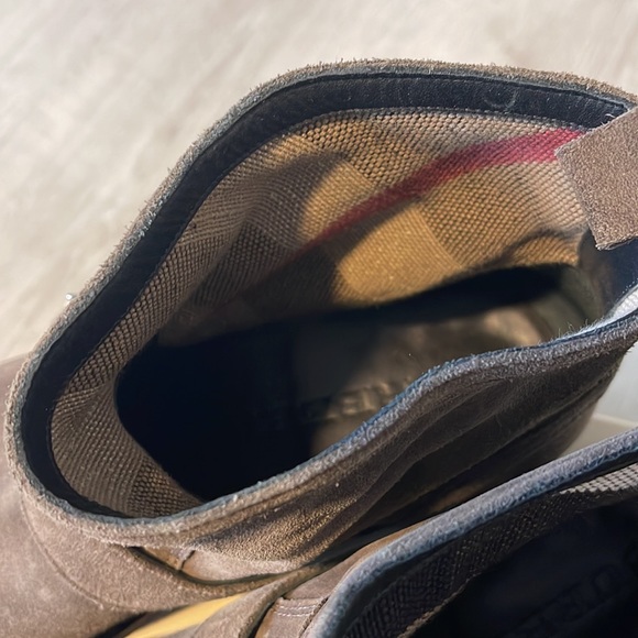 Burberry Brit Boot - Picture 2 of 3
